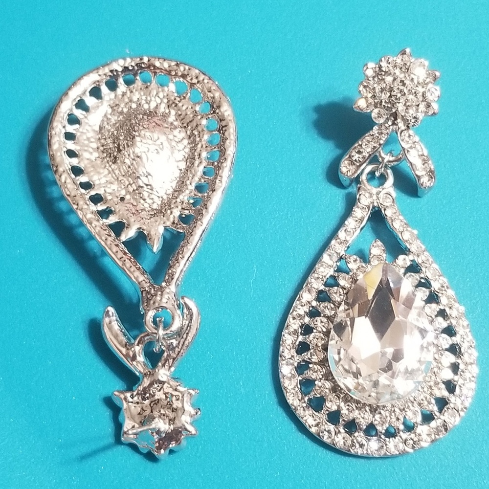 Crystal rhinestone earrings - Picture 7 of 7